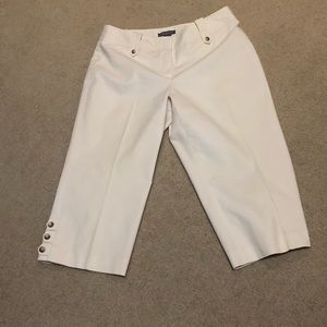 Ann Taylor White Capri Pants - Size 8 Petite